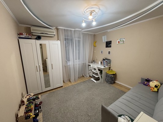 Продам многокомнатную квартиру, Крупской ул, 5, Батайск г