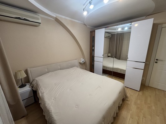 Продам многокомнатную квартиру, Крупской ул, 5, Батайск г