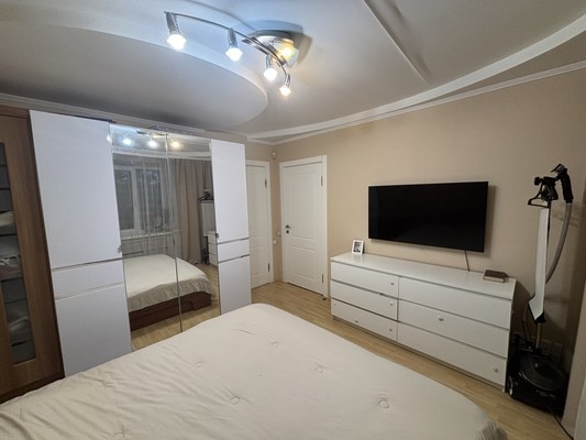 Продам многокомнатную квартиру, Крупской ул, 5, Батайск г
