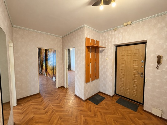 Продам трехкомнатную (3-комн.) квартиру, Авиационная ул, 66, Москва г