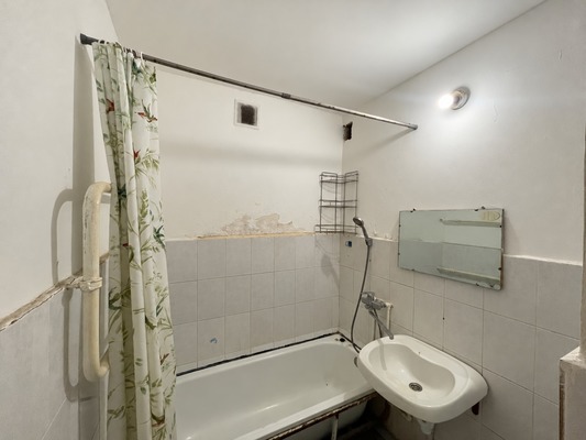 Продам трехкомнатную (3-комн.) квартиру, Авиационная ул, 66, Москва г