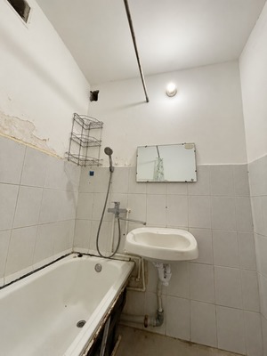 Продам трехкомнатную (3-комн.) квартиру, Авиационная ул, 66, Москва г