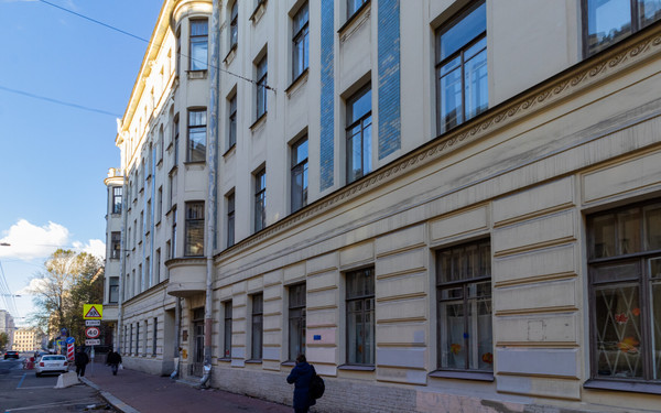 Продам трехкомнатную (3-комн.) квартиру, Бородинская ул, 12/31А, Санкт-Петербург г