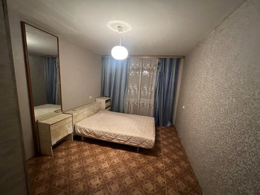 Продам трехкомнатную (3-комн.) квартиру, Фатыха Амирхана ул, 34, Казань г