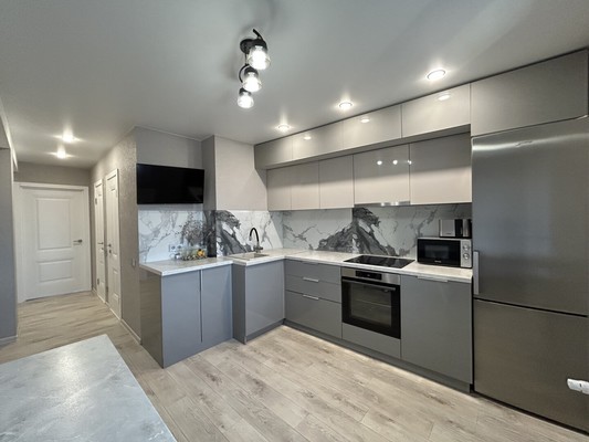 Продам трехкомнатную (3-комн.) квартиру, Генерала Глазунова ул, 6, Пенза г