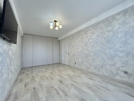 Продам трехкомнатную (3-комн.) квартиру, Генерала Глазунова ул, 6, Пенза г