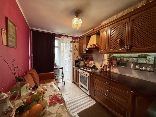Продам однокомнатную (1-комн.) квартиру, Есенинский б-р, 9к4, Москва г