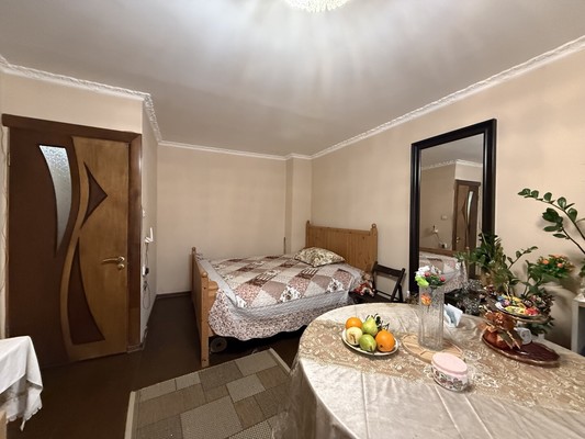 Продам однокомнатную (1-комн.) квартиру, Есенинский б-р, 9к4, Москва г