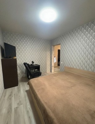Продам двухкомнатную (2-комн.) квартиру, Западный квартал (Купелинка мкр) ул, 7к1, Сапроново д