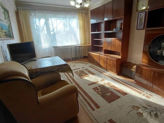 Продам двухкомнатную (2-комн.) квартиру, Александра Корсунова пр-кт, 37, Великий Новгород г