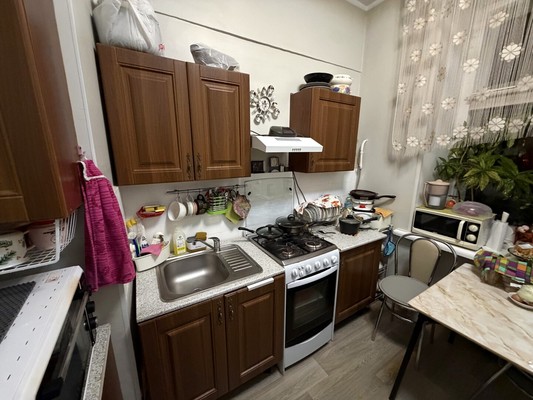 Продам комнату в 4-комн. квартире, Университетский пр-кт, 9, Москва г