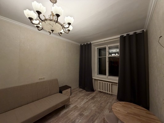 Продам комнату в 4-комн. квартире, Университетский пр-кт, 9, Москва г