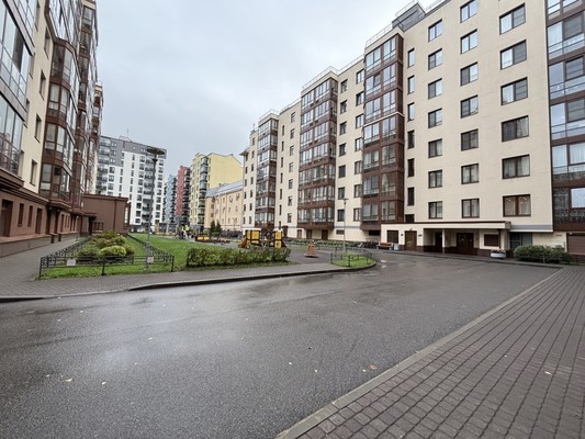 Продам трехкомнатную (3-комн.) квартиру, Малый В.О. пр-кт, 52, Санкт-Петербург г