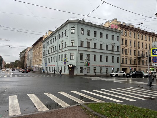 Продам трехкомнатную (3-комн.) квартиру, Малый В.О. пр-кт, 52, Санкт-Петербург г