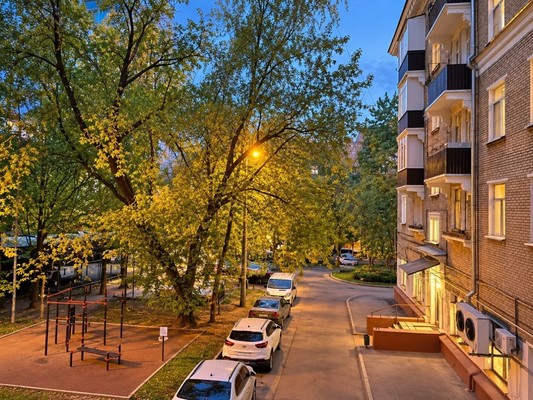 Продам двухкомнатную (2-комн.) квартиру, Измайловский б-р, 12, Москва г