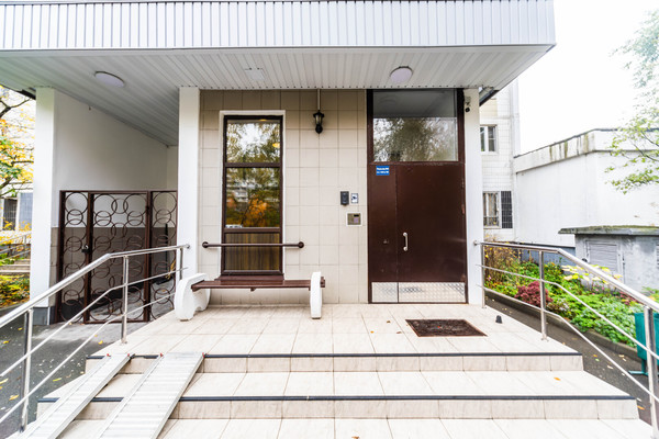 Продам двухкомнатную (2-комн.) квартиру, Скульптора Мухиной ул, 12, Москва г