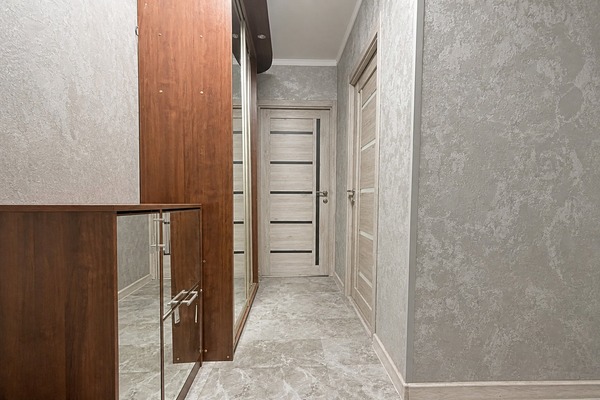 Продам трехкомнатную (3-комн.) квартиру, Гастелло ул, 37, Москва г
