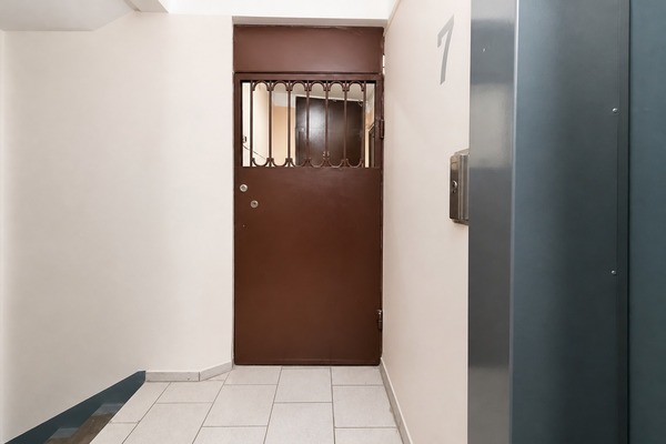 Продам трехкомнатную (3-комн.) квартиру, Гастелло ул, 37, Москва г