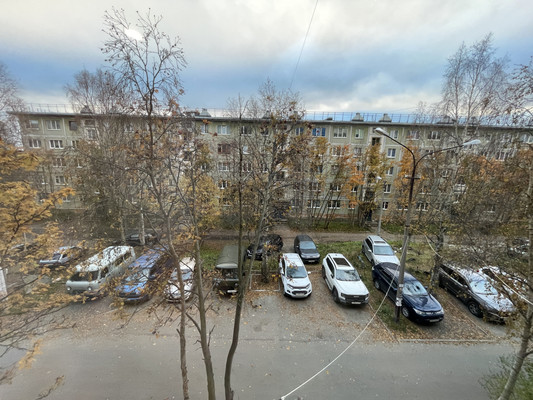 Продам двухкомнатную (2-комн.) квартиру, Фестивальная ул, 18, Апатиты г