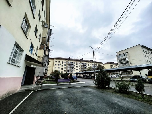 Продам двухкомнатную (2-комн.) квартиру, Жамборова ул, 102, Нарткала г
