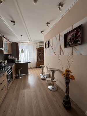 Продам трехкомнатную (3-комн.) квартиру, 30 лет Победы ул, 111, Волгодонск г