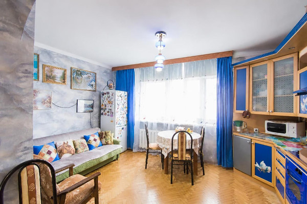 Продам трехкомнатную (3-комн.) квартиру, Ворошиловский пр-кт, 36-38, Ростов-на-Дону г