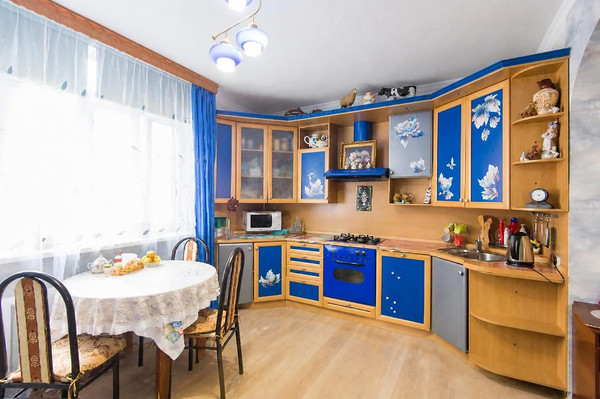 Продам трехкомнатную (3-комн.) квартиру, Ворошиловский пр-кт, 36-38, Ростов-на-Дону г