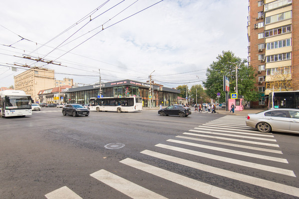 Продам трехкомнатную (3-комн.) квартиру, Ворошиловский пр-кт, 36-38, Ростов-на-Дону г