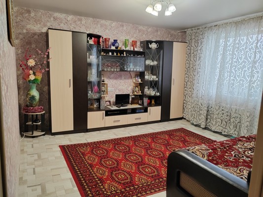 Продам двухкомнатную (2-комн.) квартиру, Калинина ул, 109, Нижний Тагил г