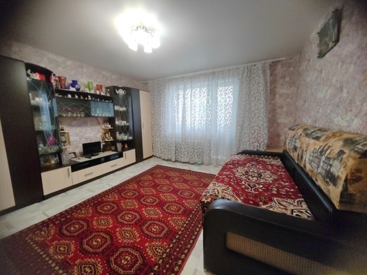 Продам двухкомнатную (2-комн.) квартиру, Калинина ул, 109, Нижний Тагил г