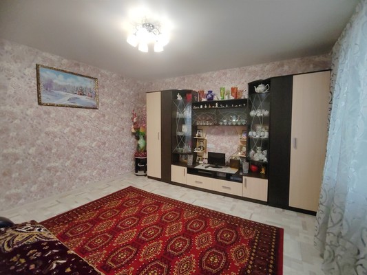 Продам двухкомнатную (2-комн.) квартиру, Калинина ул, 109, Нижний Тагил г