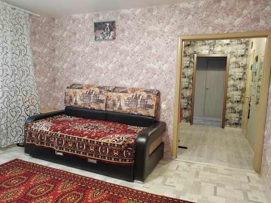 Продам двухкомнатную (2-комн.) квартиру, Калинина ул, 109, Нижний Тагил г