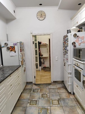 Продам трехкомнатную (3-комн.) квартиру, Тихвинский пер, 10-12к1, Москва г