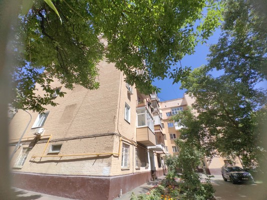 Продам трехкомнатную (3-комн.) квартиру, Тихвинский пер, 10-12к1, Москва г