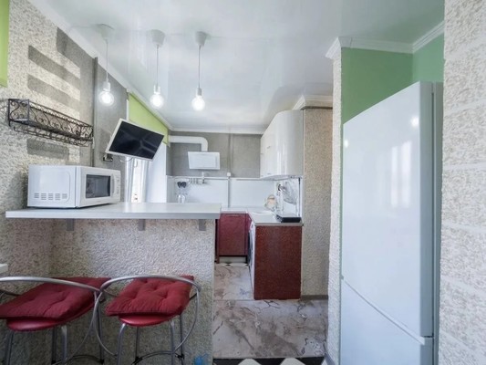 Продам трехкомнатную (3-комн.) квартиру, Ленина ул, 102, Волгодонск г