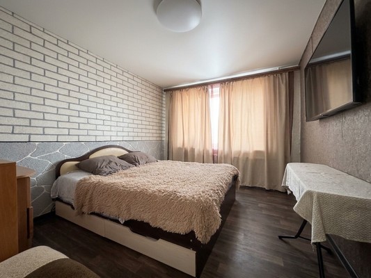 Продам трехкомнатную (3-комн.) квартиру, Ленина ул, 102, Волгодонск г