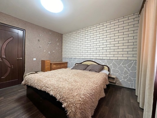 Продам трехкомнатную (3-комн.) квартиру, Ленина ул, 102, Волгодонск г