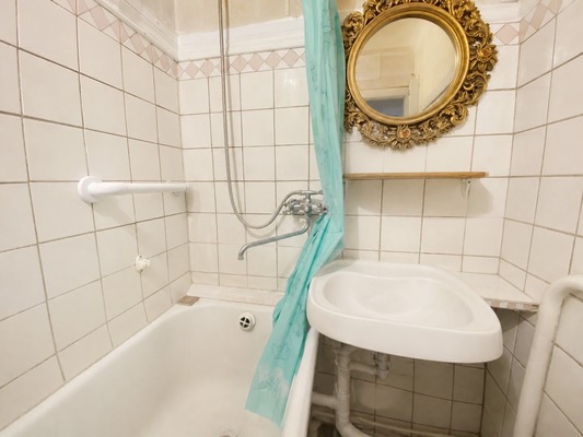 Продам трехкомнатную (3-комн.) квартиру, Фестивальная ул, 5, Москва г