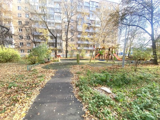 Продам трехкомнатную (3-комн.) квартиру, Фестивальная ул, 5, Москва г