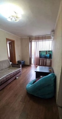 Продам трехкомнатную (3-комн.) квартиру, Гагарина ул, 20, Симферополь г