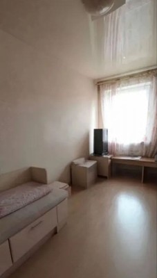 Продам трехкомнатную (3-комн.) квартиру, Гагарина ул, 20, Симферополь г