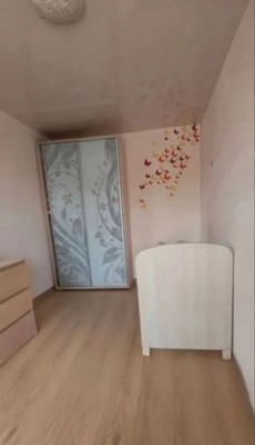 Продам трехкомнатную (3-комн.) квартиру, Гагарина ул, 20, Симферополь г