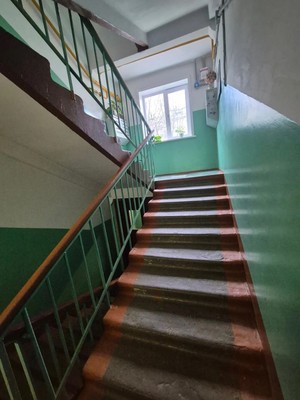 Продам трехкомнатную (3-комн.) квартиру, Октябрьский пр-кт, 44, Сыктывкар г