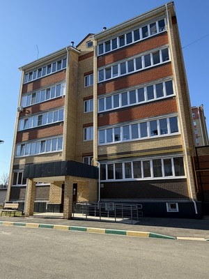 Продам трехкомнатную (3-комн.) квартиру, Комсомольская ул, 32б, Медведево пгт