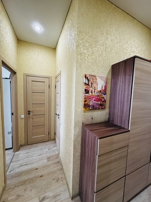 Продам двухкомнатную (2-комн.) квартиру, Смежный пер, 10, Симферополь г