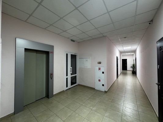 Продам двухкомнатную (2-комн.) квартиру, Смежный пер, 10, Симферополь г