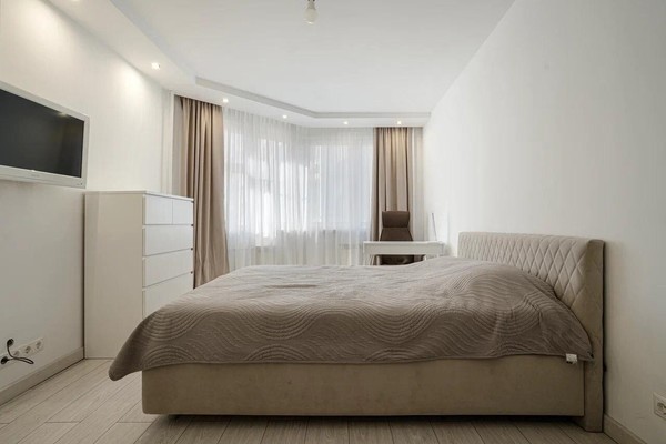 Продам многокомнатную квартиру, Заповедная ул, 18к4, Москва г