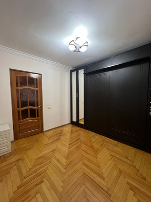 Продам трехкомнатную (3-комн.) квартиру, Ингушская ул, 17б, Нальчик г