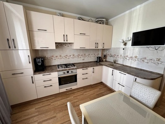 Продам трехкомнатную (3-комн.) квартиру, Мичурина ул, 11, Высокая Гора с