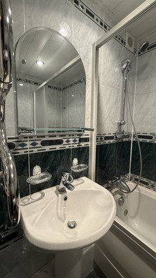 Продам трехкомнатную (3-комн.) квартиру, Дубковское ш, 11А, Сестрорецк г